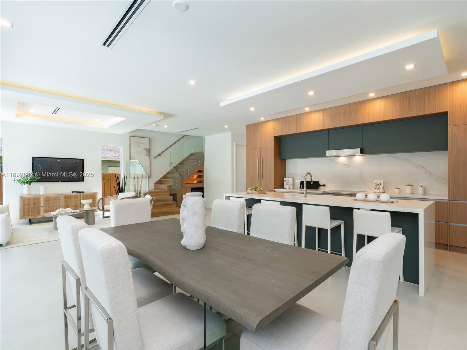 734 NE 14th Ave Fort Lauderdale, FL 33304