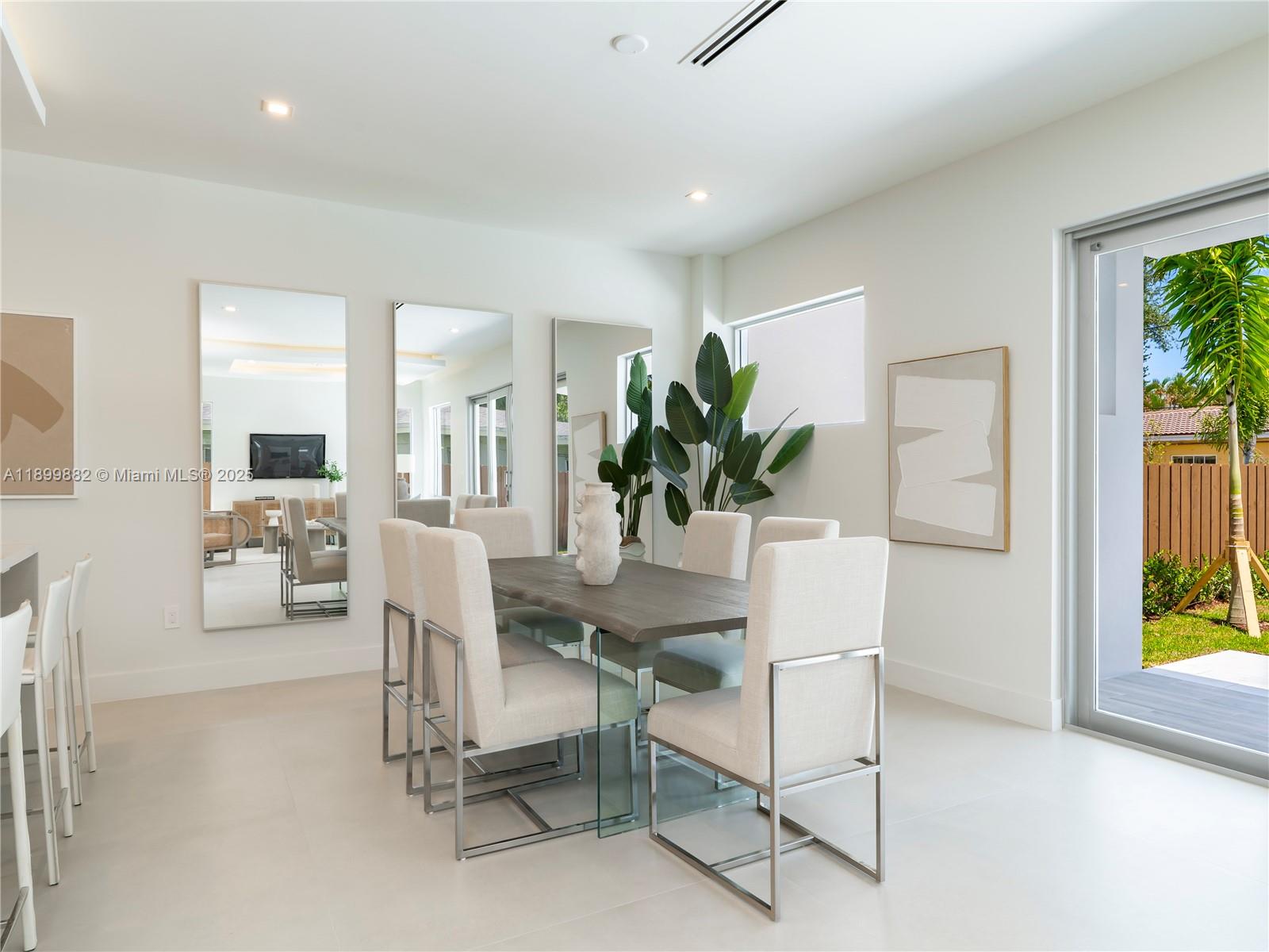 734 NE 14th Ave Fort Lauderdale, FL 33304