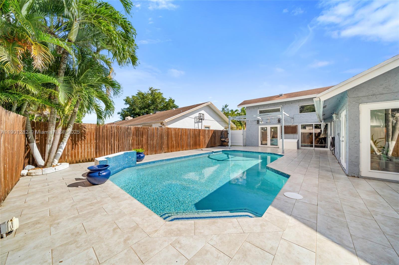 7461 NW 36th St