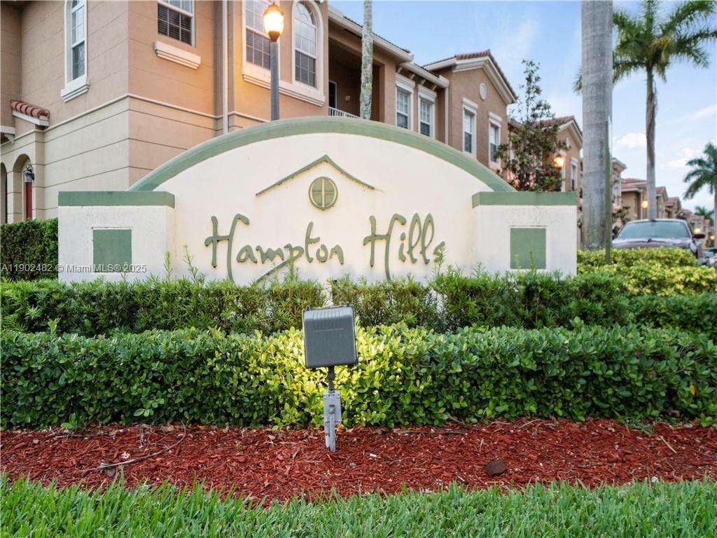 5866 Hampton Hls Blvd