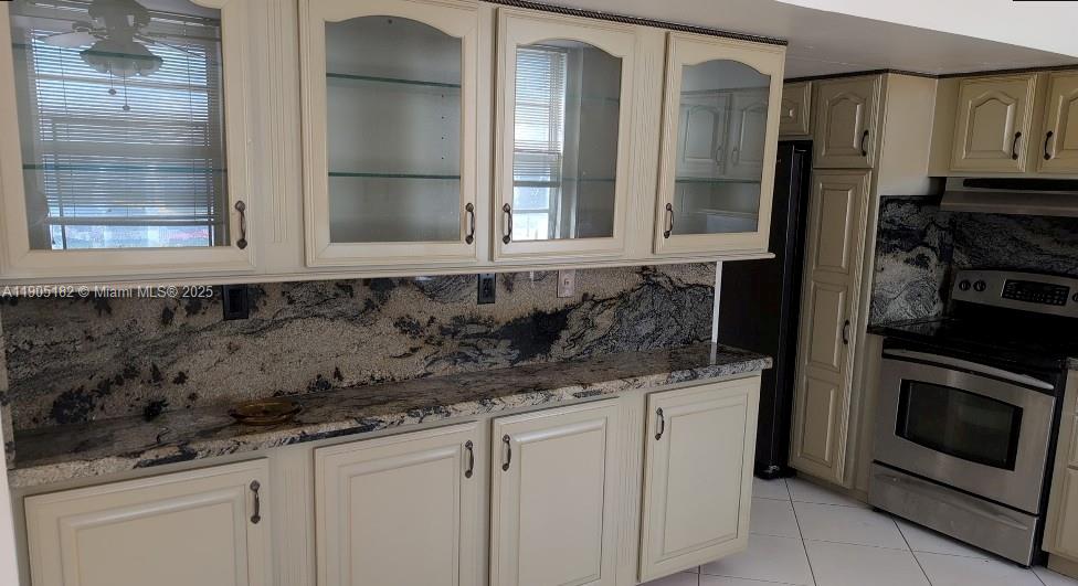 image Winston Towers 1006