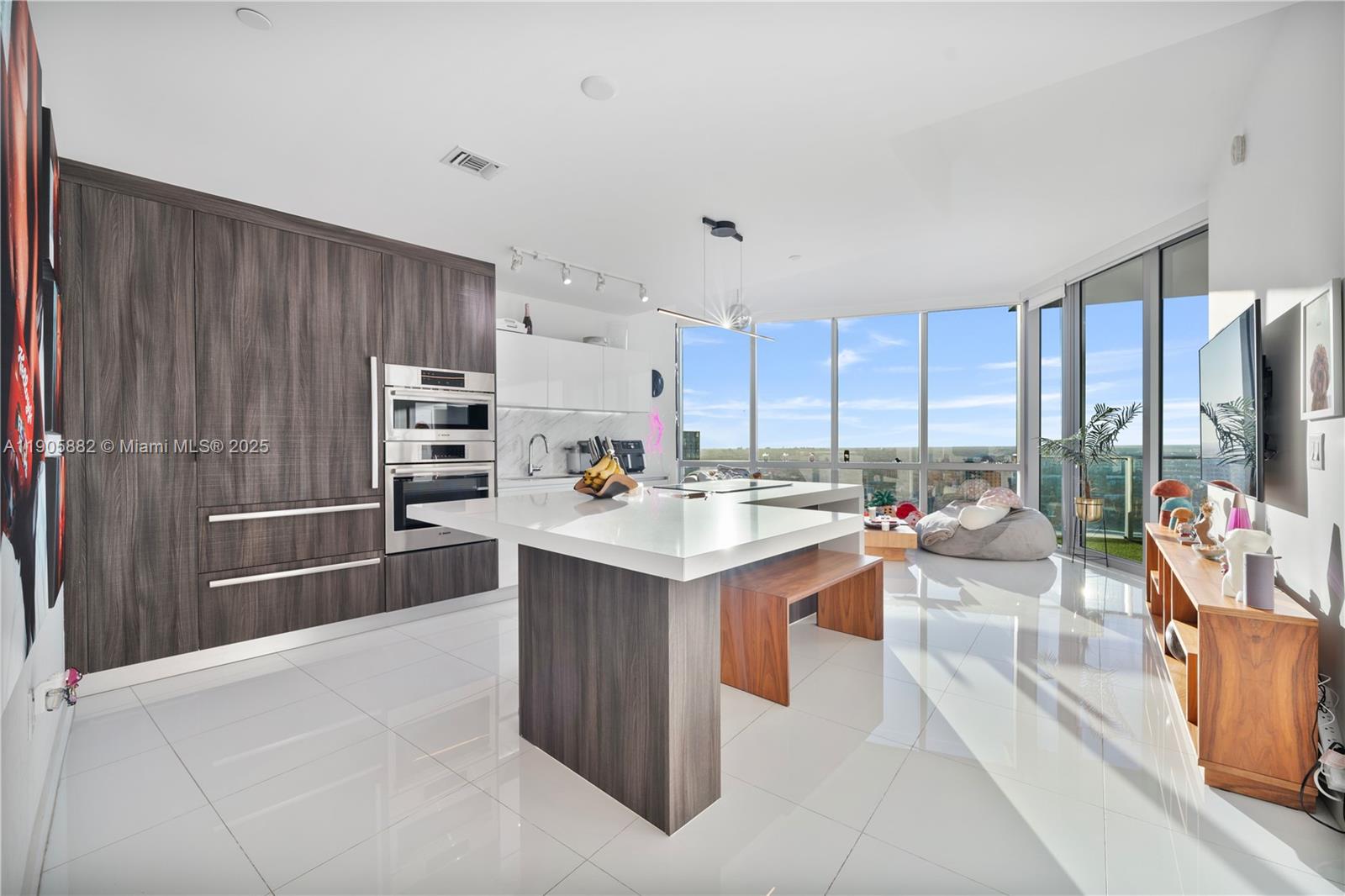 851 NE 1st Ave #3910