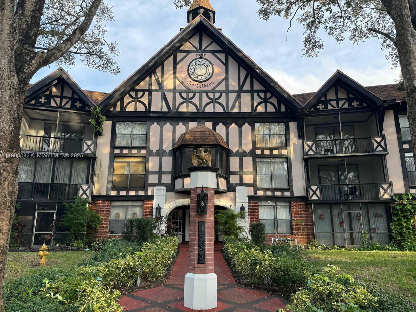 3730 Inverrary Dr #3B