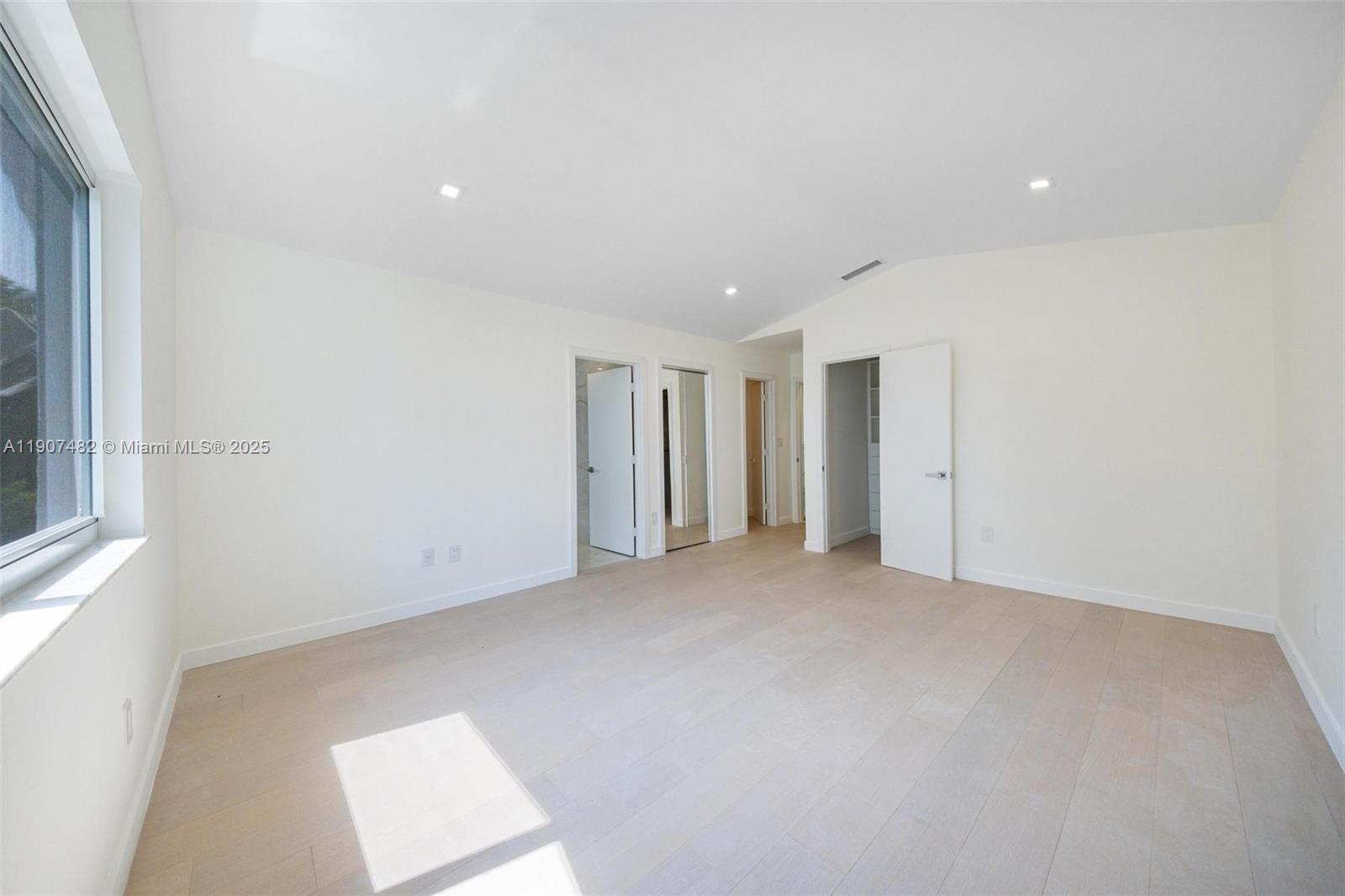 242 Palm Ave Miami Beach, FL 33139