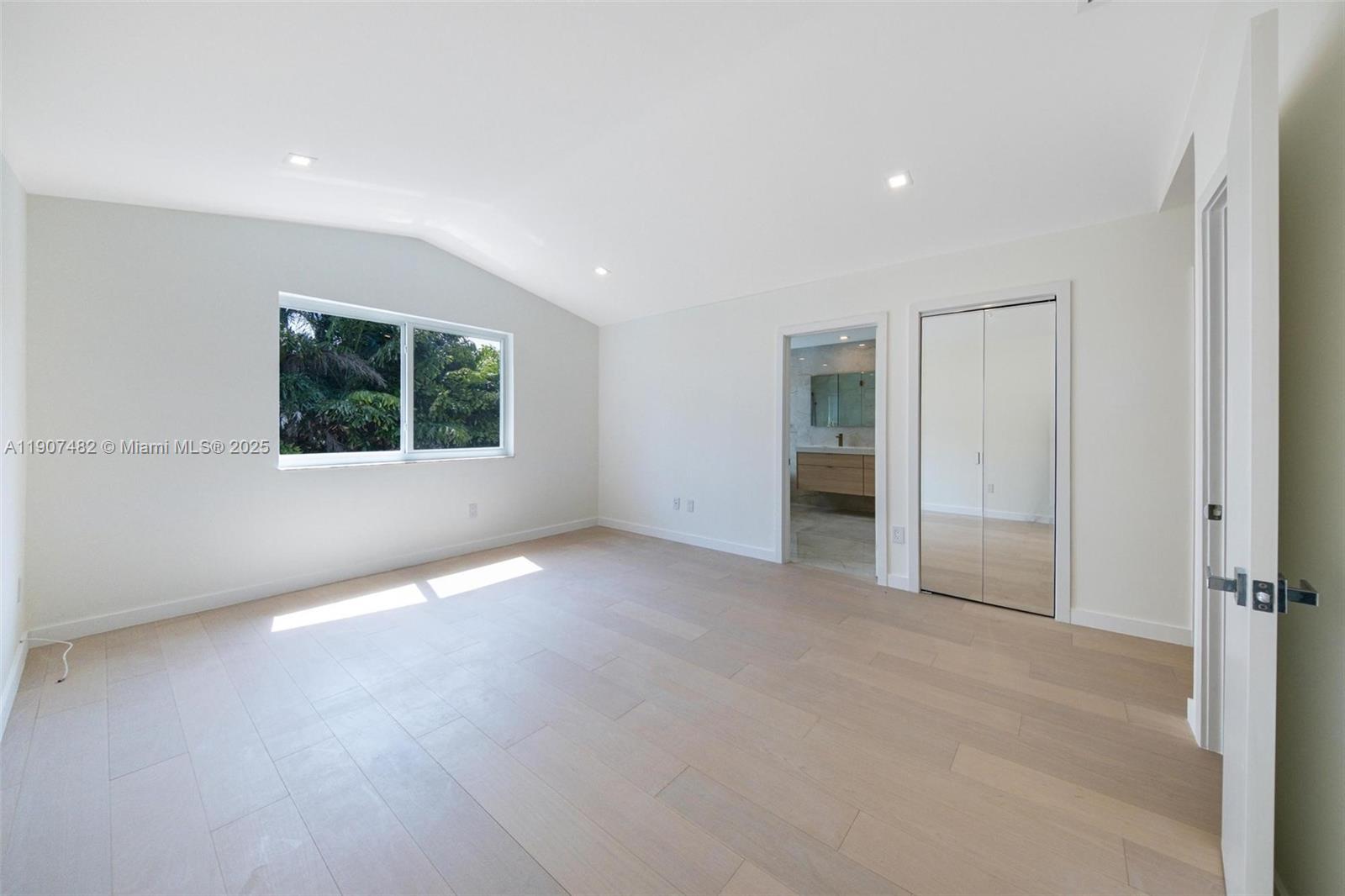 242 Palm Ave Miami Beach, FL 33139