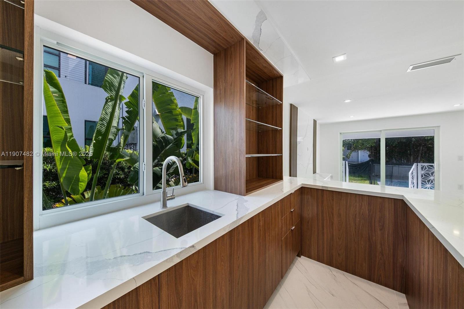 242 Palm Ave Miami Beach, FL 33139