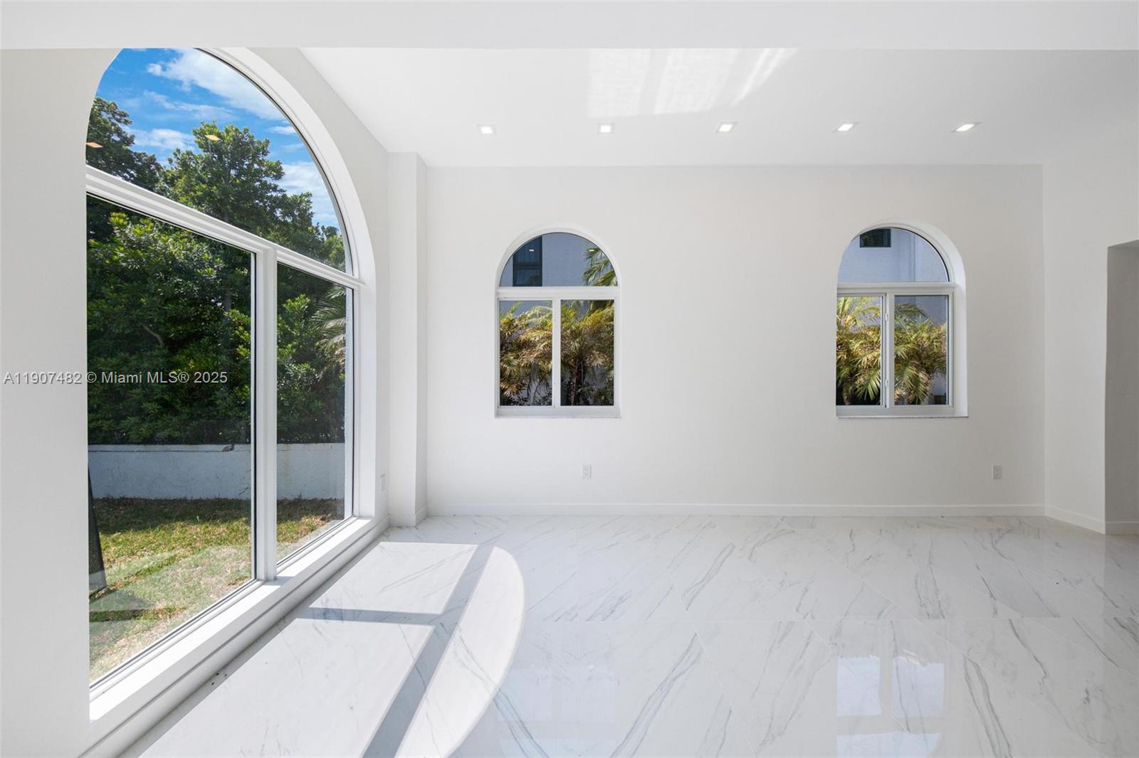 242 Palm Ave Miami Beach, FL 33139