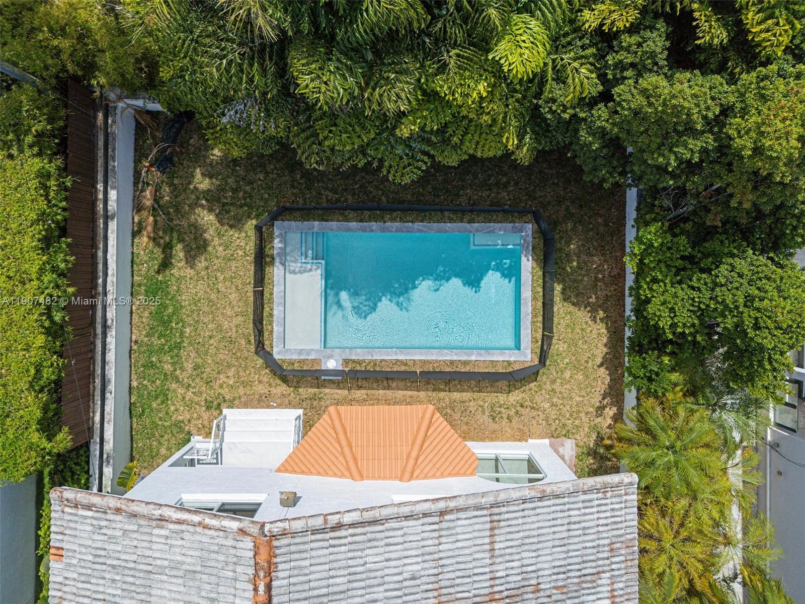 242 Palm Ave Miami Beach, FL 33139