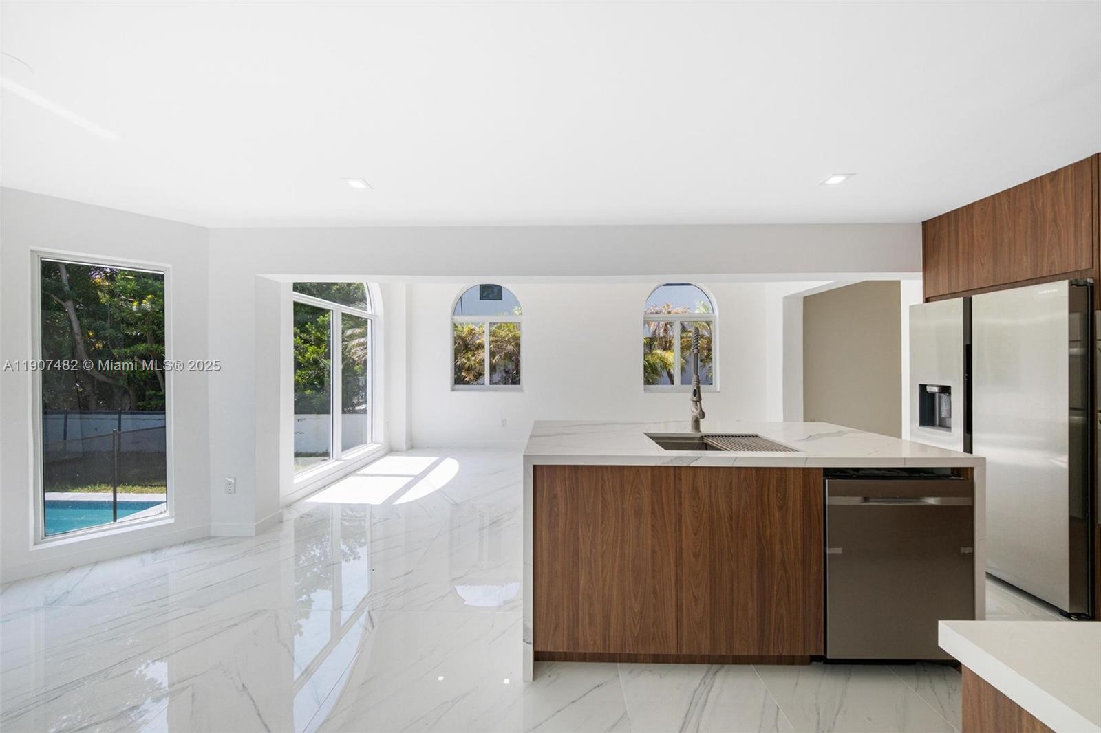 242 Palm Ave Miami Beach, FL 33139