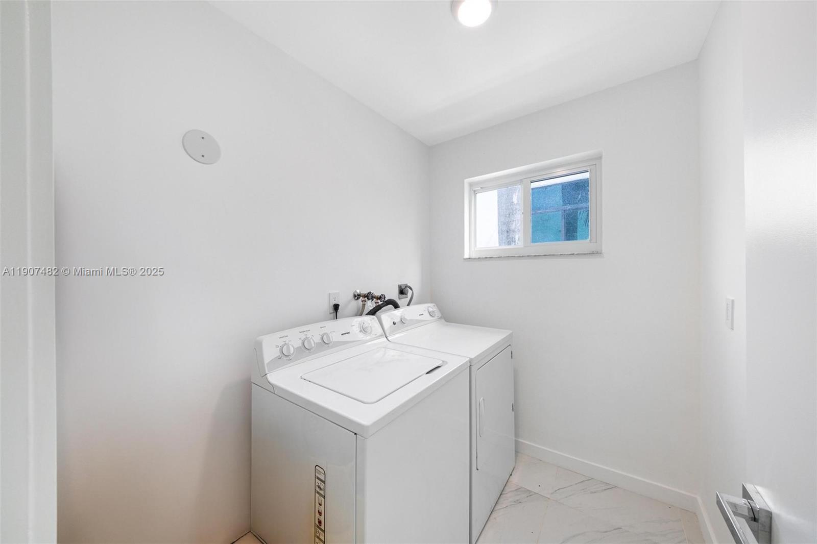 242 Palm Ave Miami Beach, FL 33139