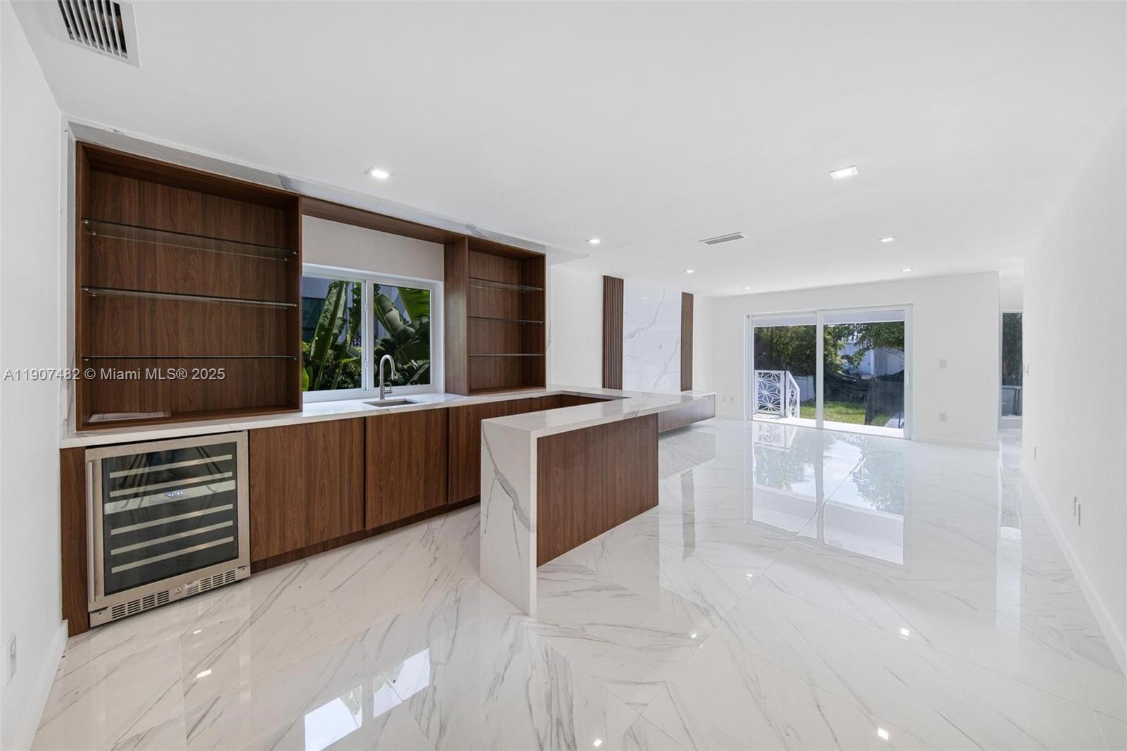 242 Palm Ave Miami Beach, FL 33139