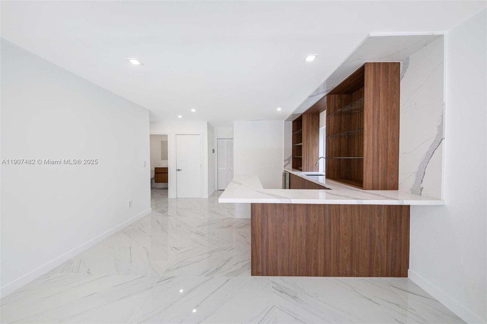 242 Palm Ave Miami Beach, FL 33139