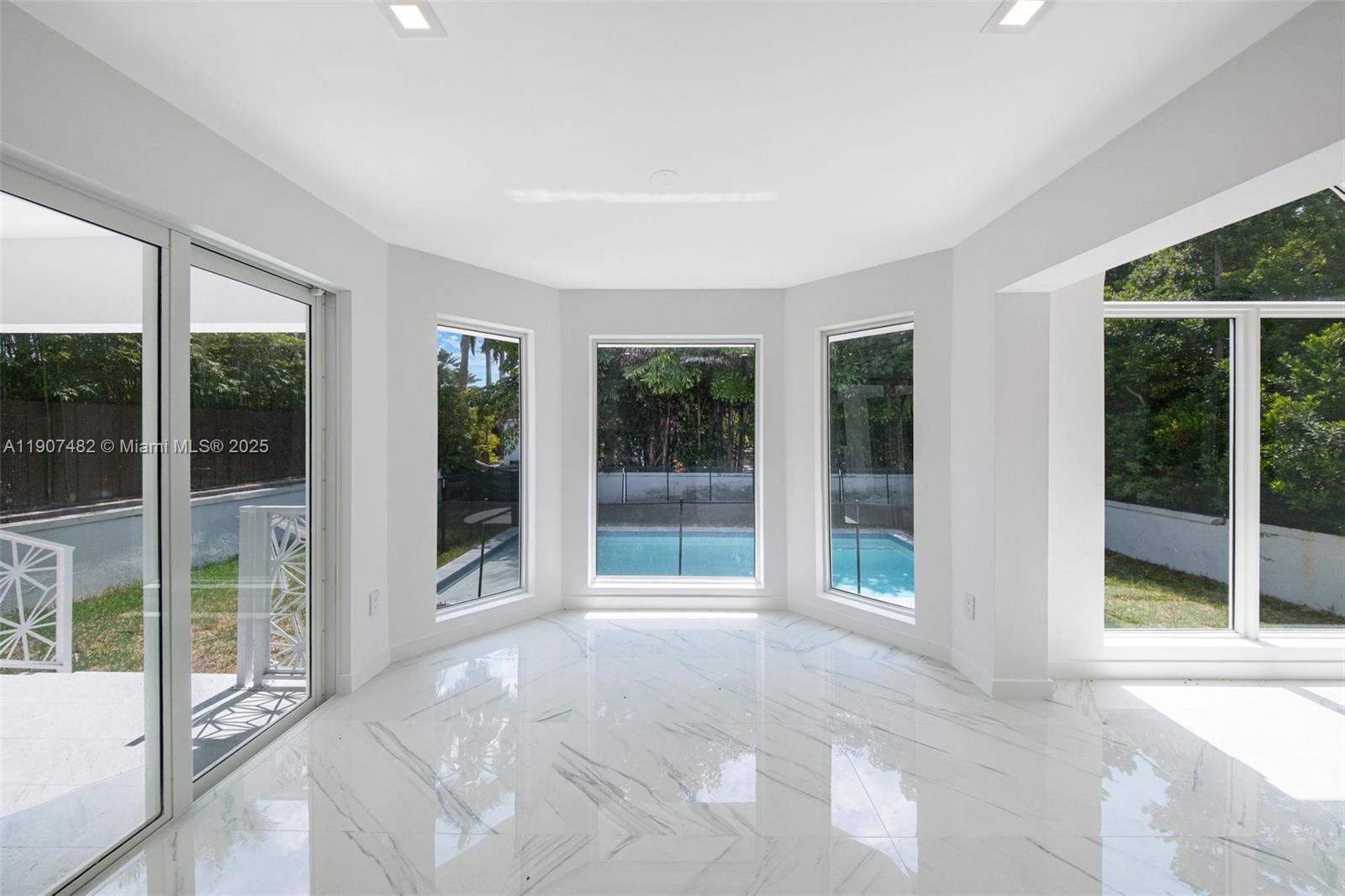 242 Palm Ave Miami Beach, FL 33139