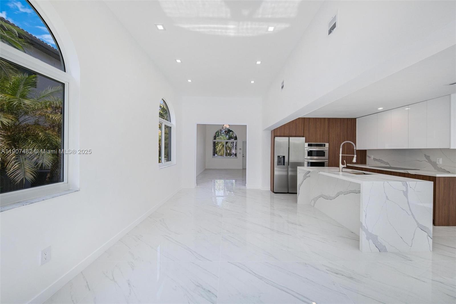 242 Palm Ave Miami Beach, FL 33139