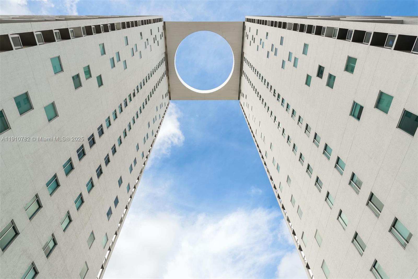 image 500 Brickell West Condo26