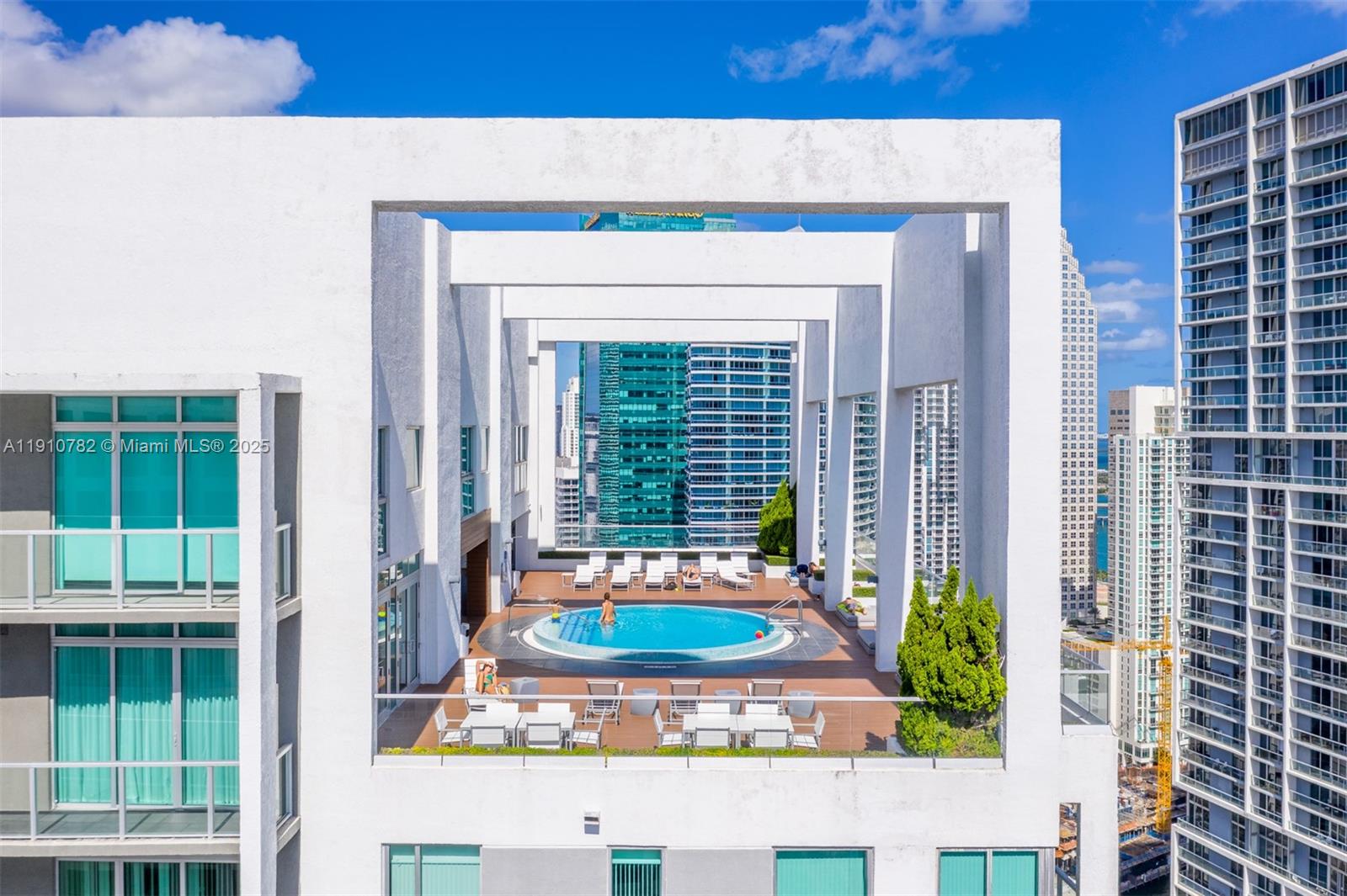 image 500 Brickell West Condo39