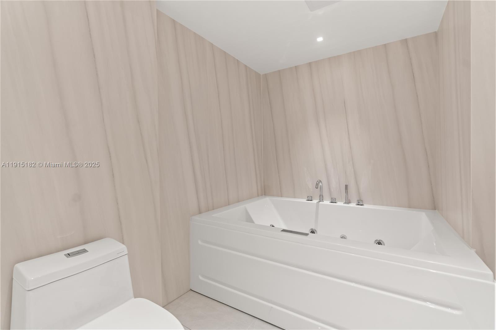 4779 Collins Ave #802/803 Miami Beach, FL 33140