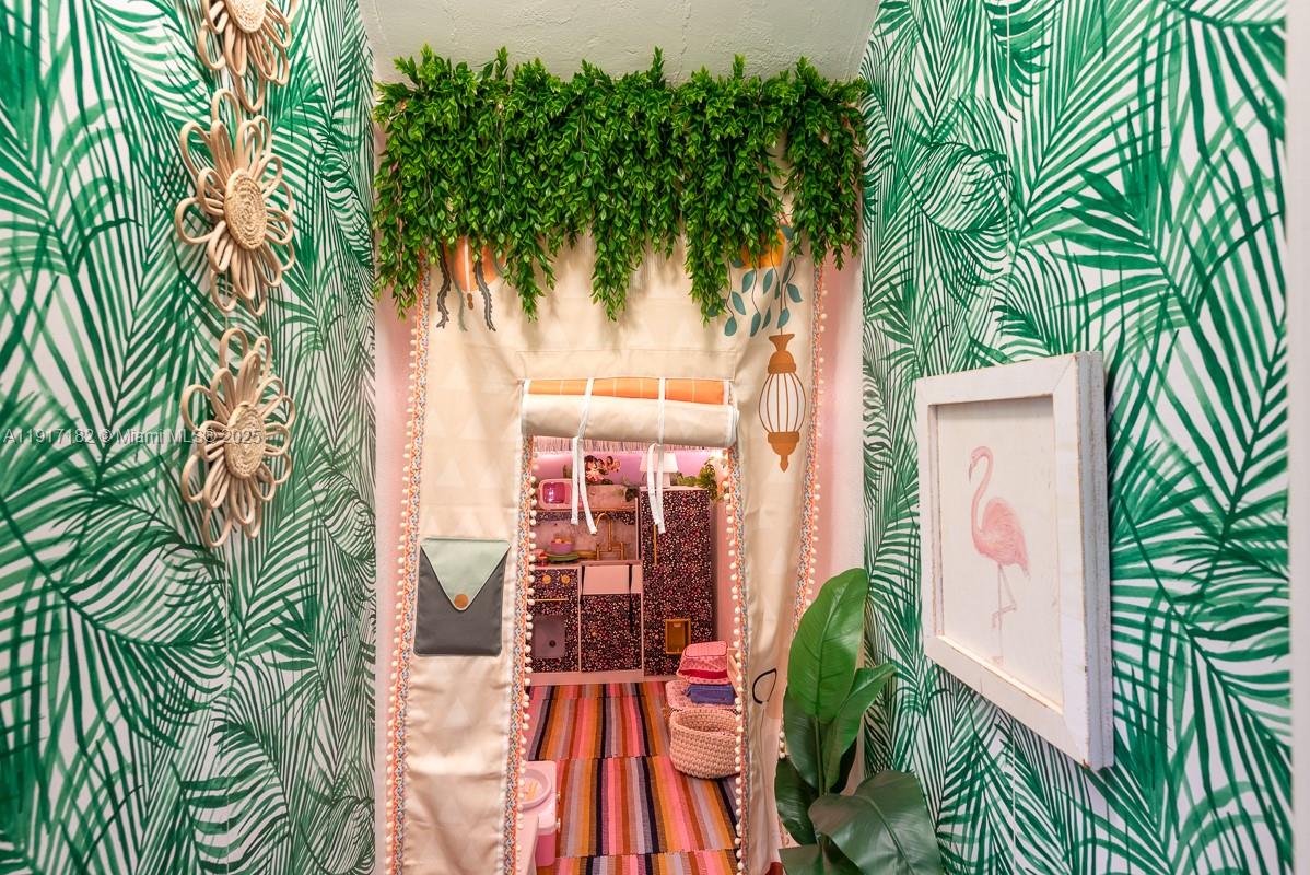 9400 E Broadview Dr Bay Harbor Islands, FL 33154