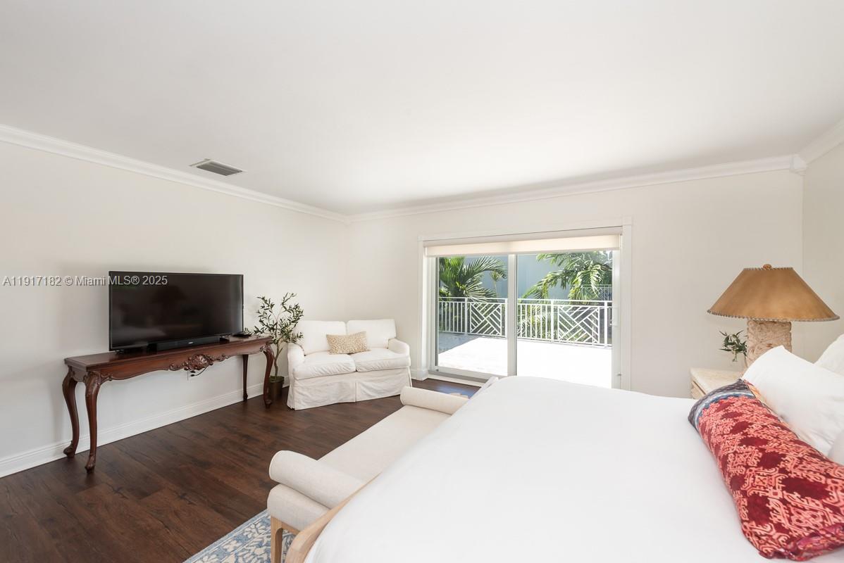 9400 E Broadview Dr Bay Harbor Islands, FL 33154