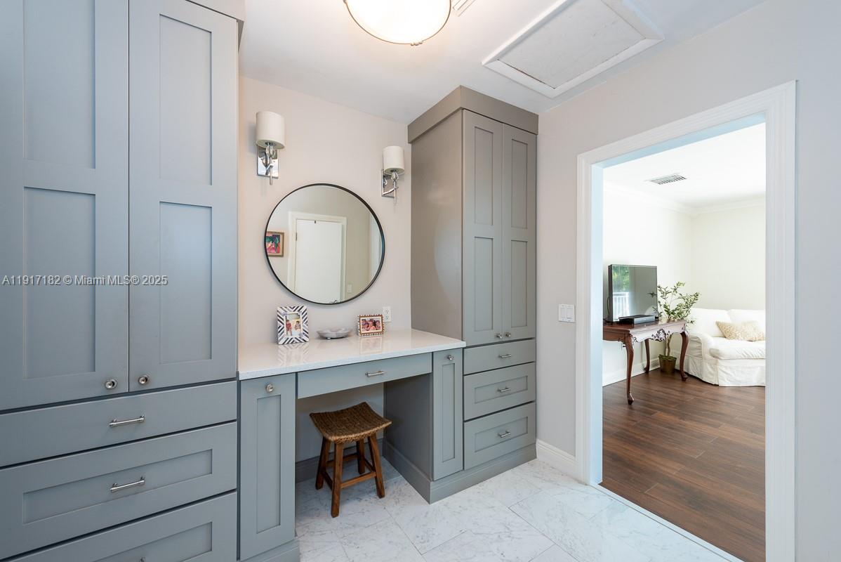 9400 E Broadview Dr Bay Harbor Islands, FL 33154