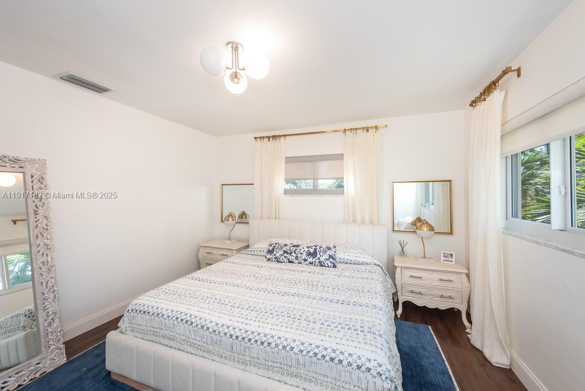 9400 E Broadview Dr Bay Harbor Islands, FL 33154