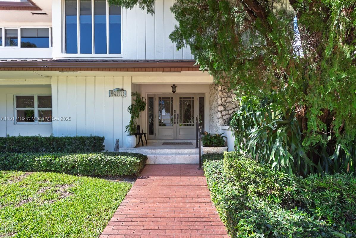 9400 E Broadview Dr Bay Harbor Islands, FL 33154