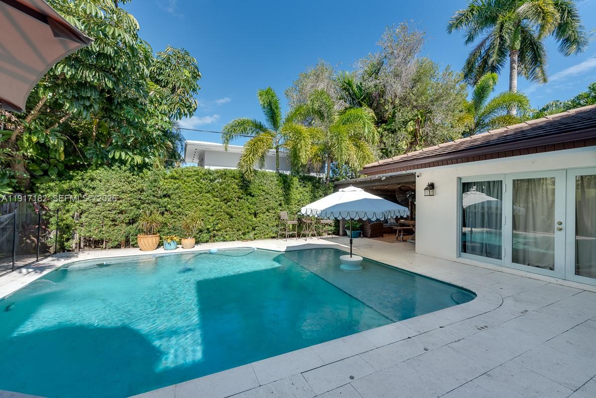 9400 E Broadview Dr Bay Harbor Islands, FL 33154