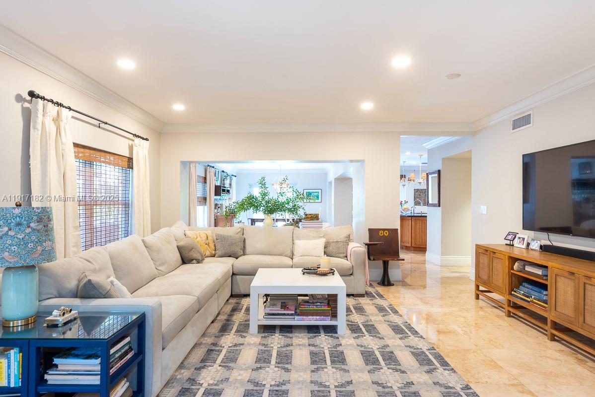 9400 E Broadview Dr Bay Harbor Islands, FL 33154