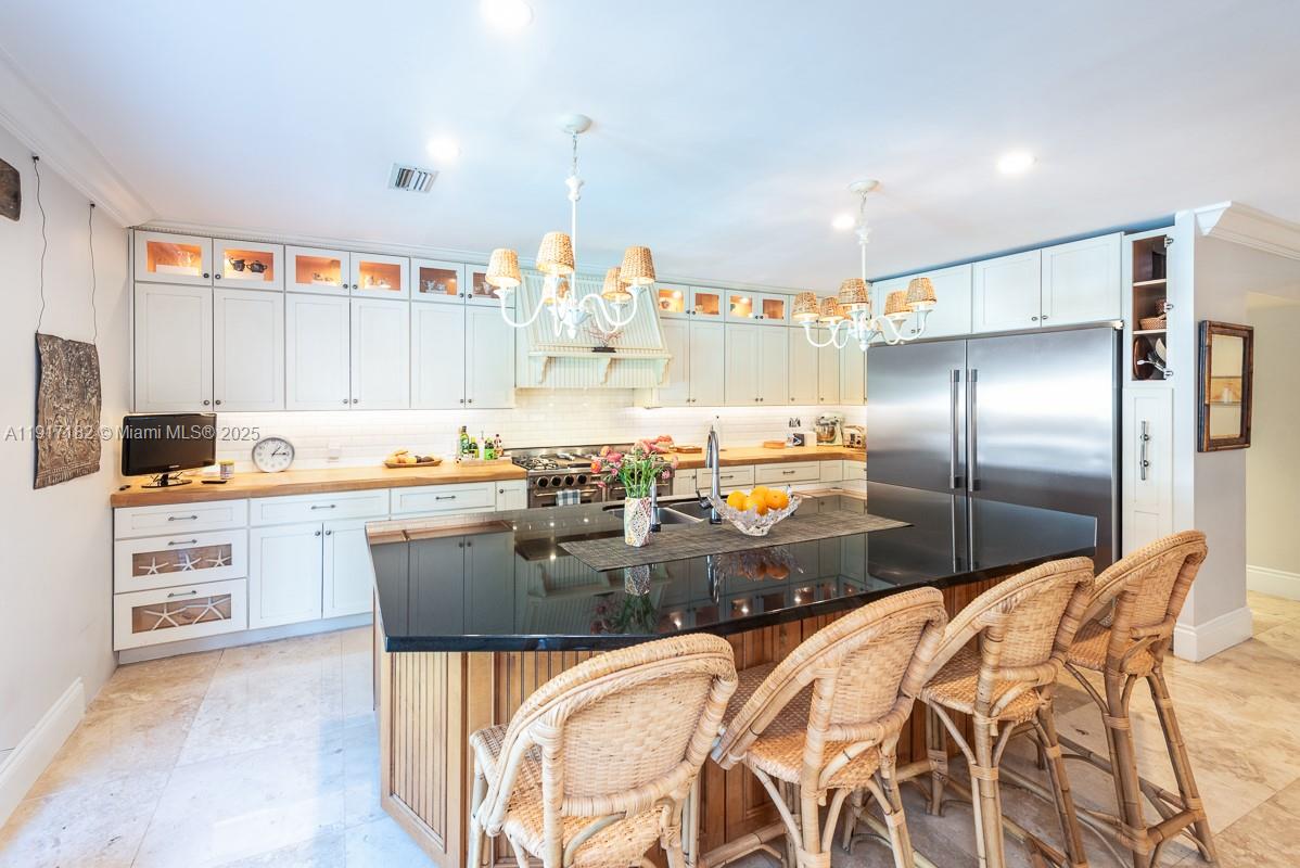 9400 E Broadview Dr Bay Harbor Islands, FL 33154