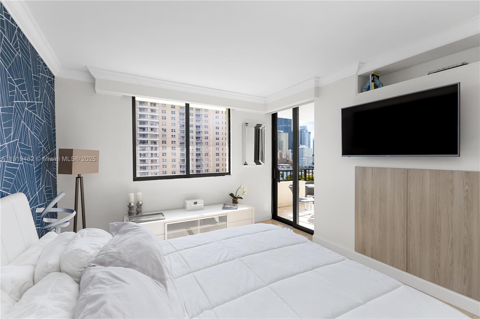 520 Brickell Key Dr #A1207 Miami, FL 33131