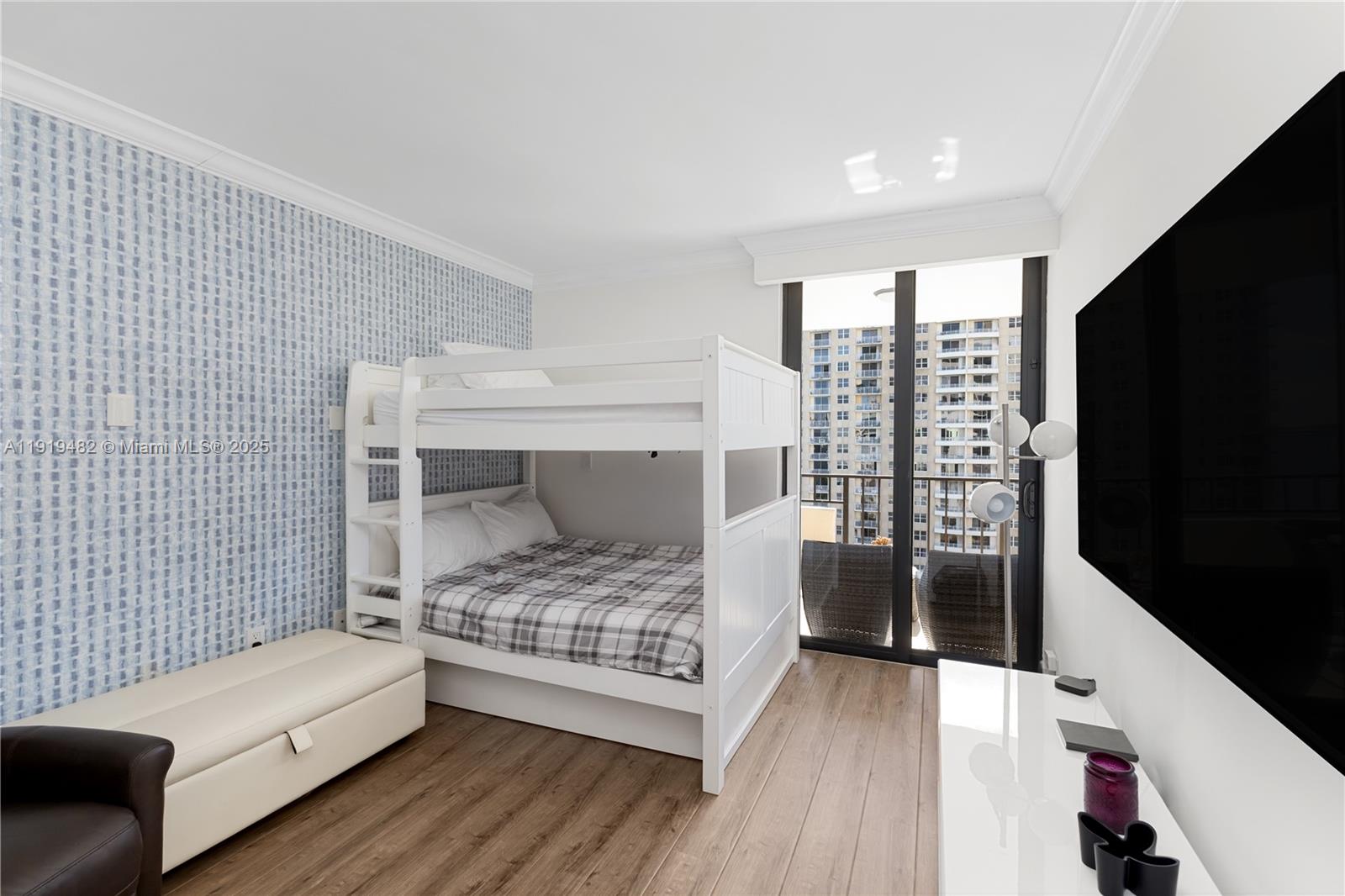 520 Brickell Key Dr #A1207 Miami, FL 33131