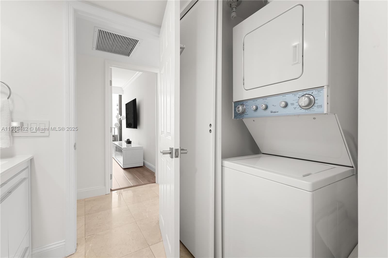 520 Brickell Key Dr #A1207 Miami, FL 33131