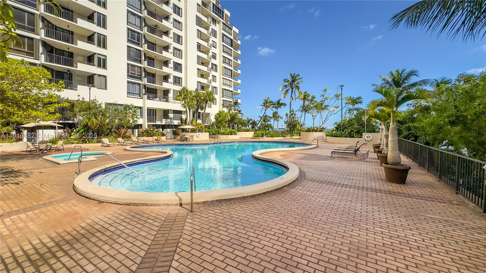 520 Brickell Key Dr #A1207 Miami, FL 33131