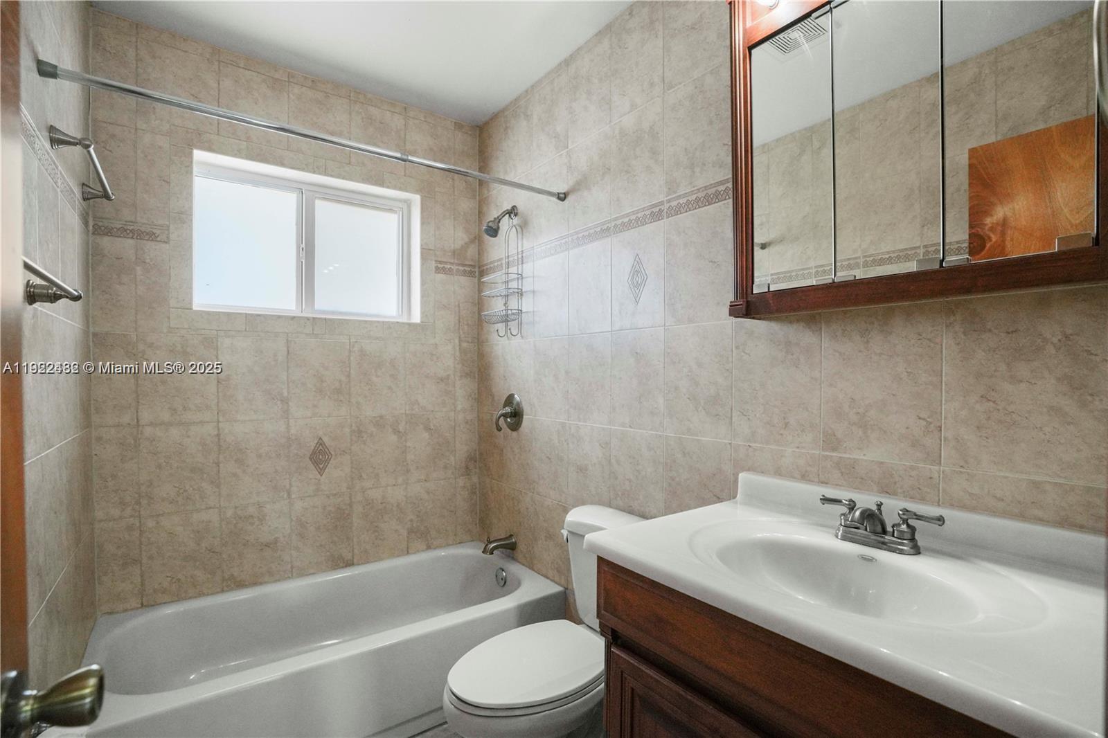 1900 SW 24th St Miami, FL 33145