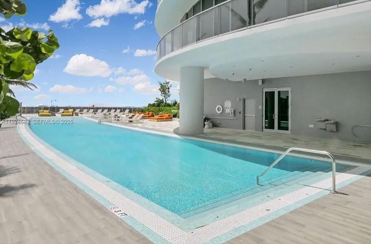 488 NE 18th St #1806 Miami, FL 33132