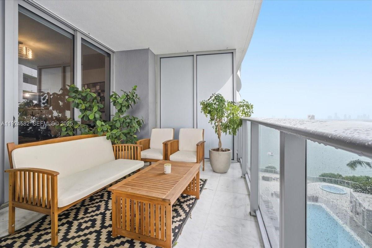 488 NE 18th St #1806 Miami, FL 33132