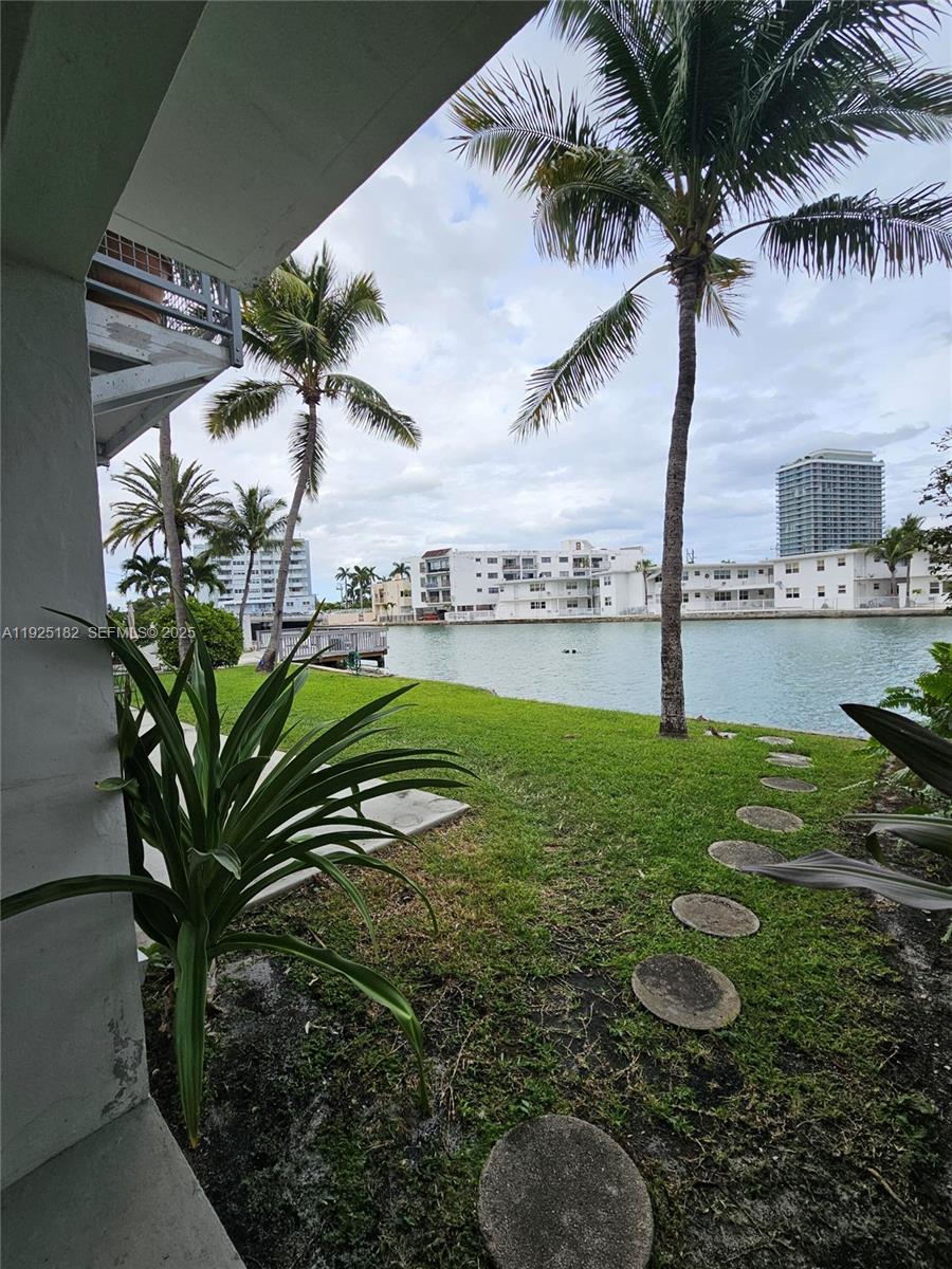 6905 Bay Dr #16 Miami Beach, FL 33141
