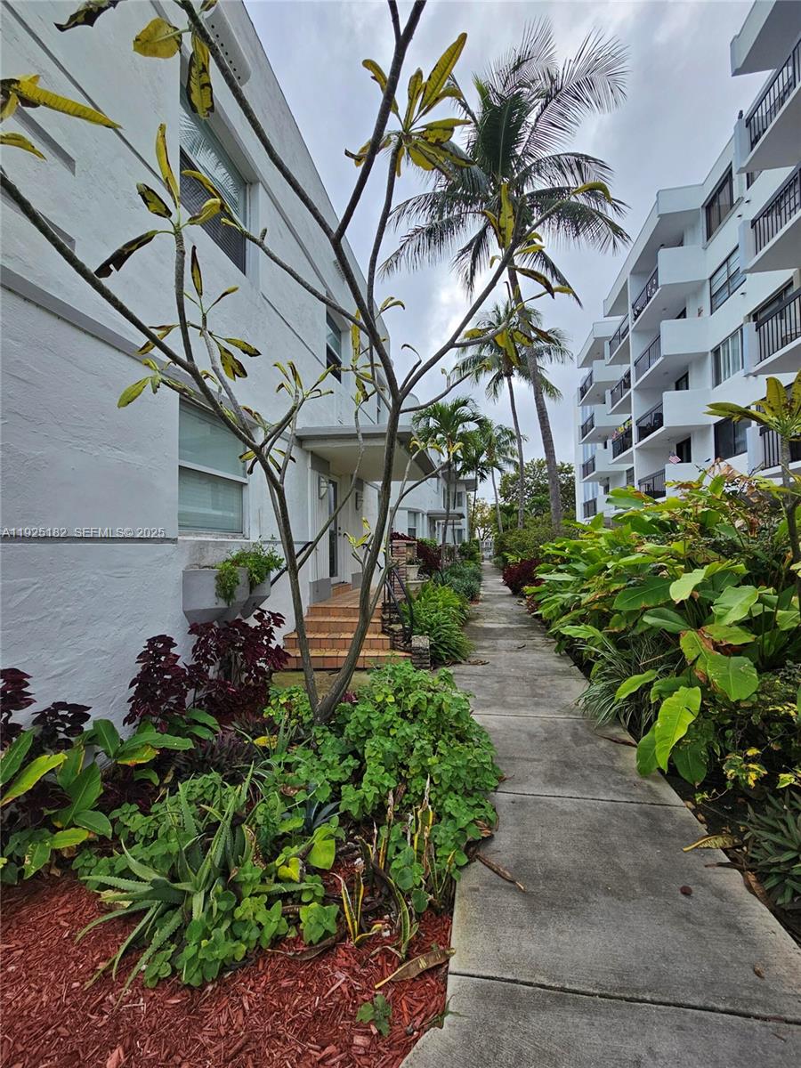 6905 Bay Dr #16 Miami Beach, FL 33141