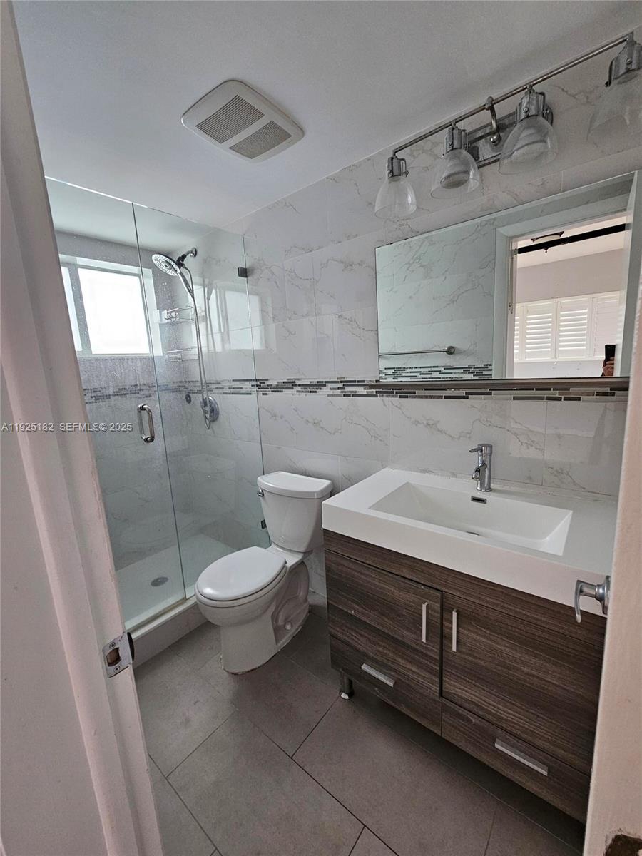 6905 Bay Dr #16 Miami Beach, FL 33141