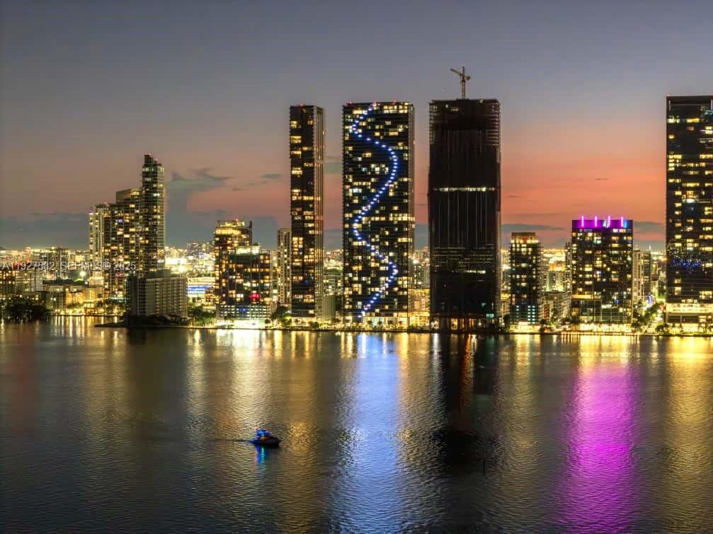 image Aria Reserve Miami0