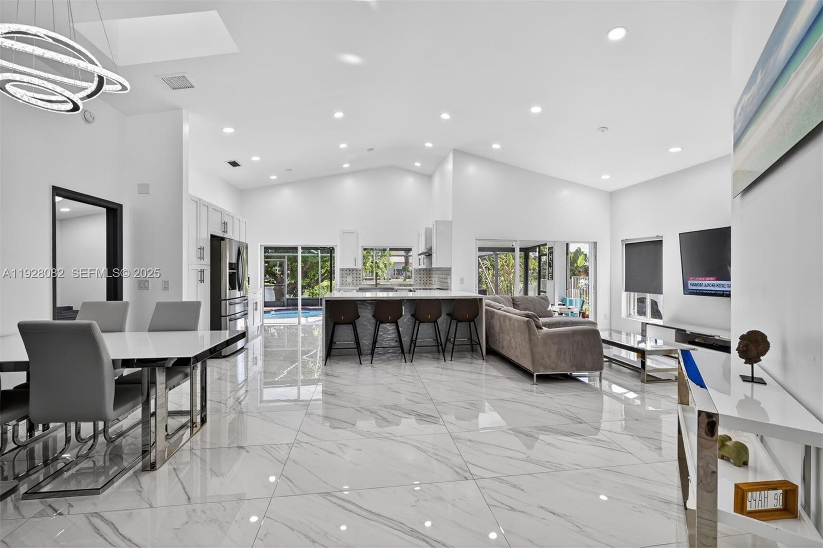 720 Rock Hl Ave Davie, FL 33325