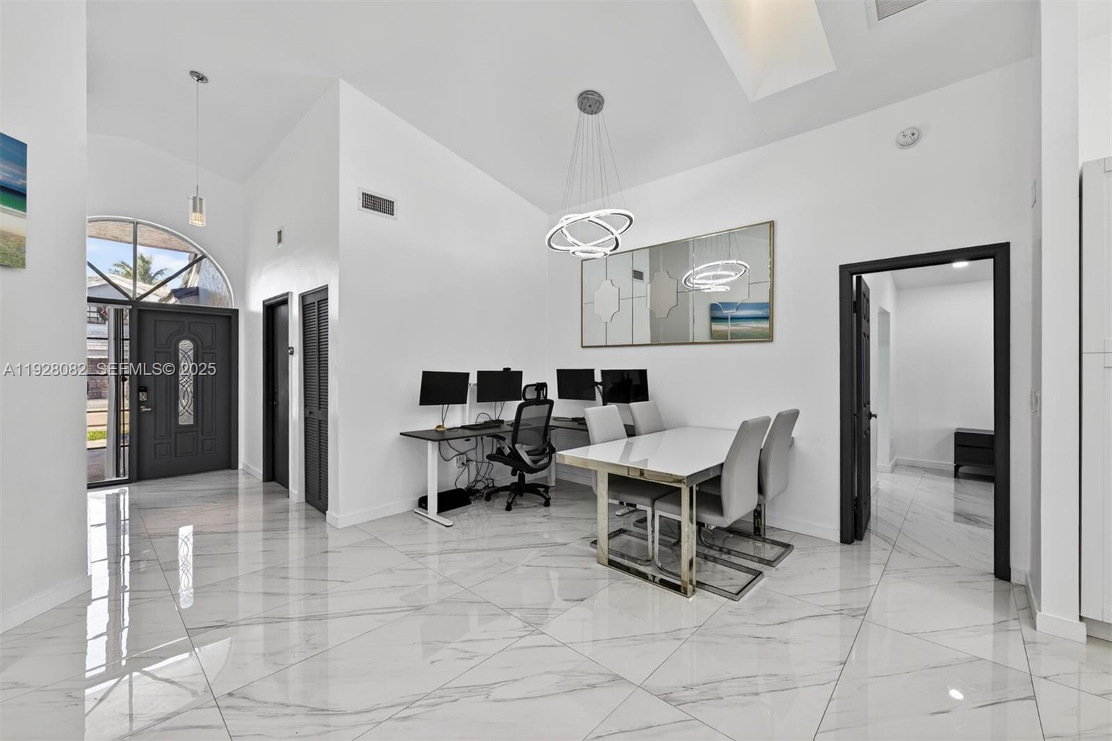 720 Rock Hl Ave Davie, FL 33325