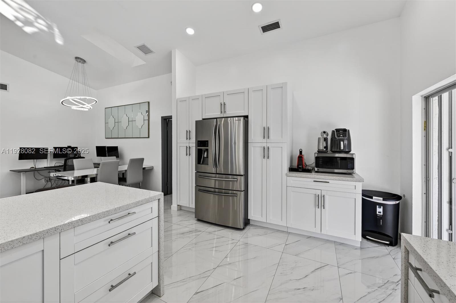 720 Rock Hl Ave Davie, FL 33325