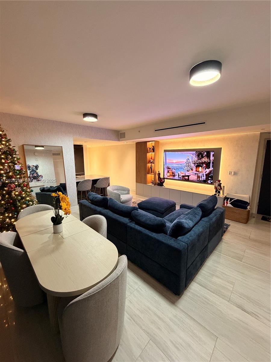 1451 Brickell Ave #1105