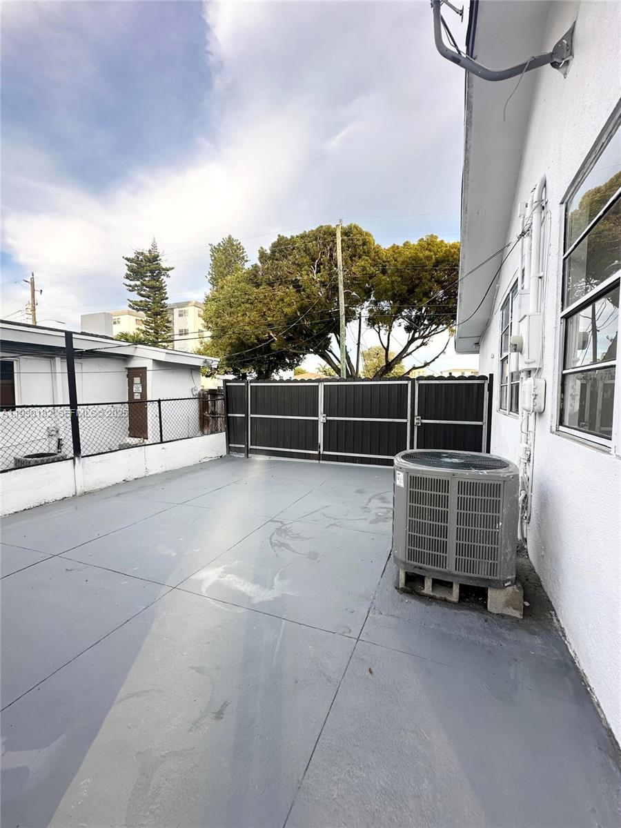 248 SW 18th Ct Miami, FL 33135