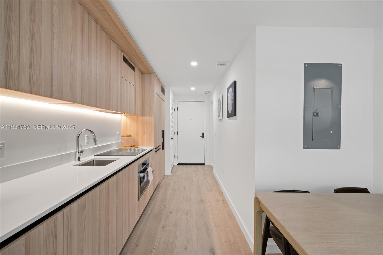 225 N Miami Ave #1012 Miami, FL 33132