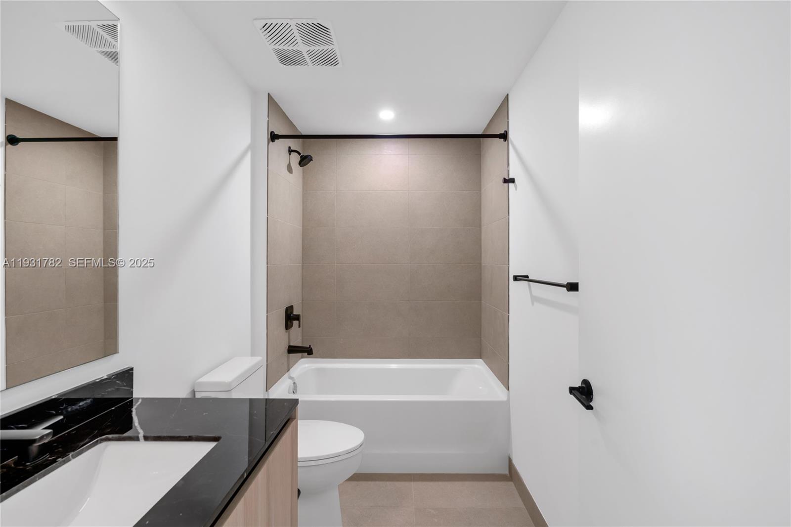 225 N Miami Ave #1012 Miami, FL 33132