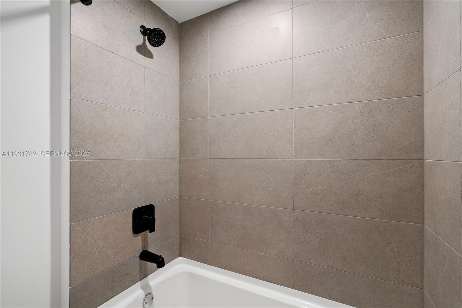 225 N Miami Ave #1012 Miami, FL 33132