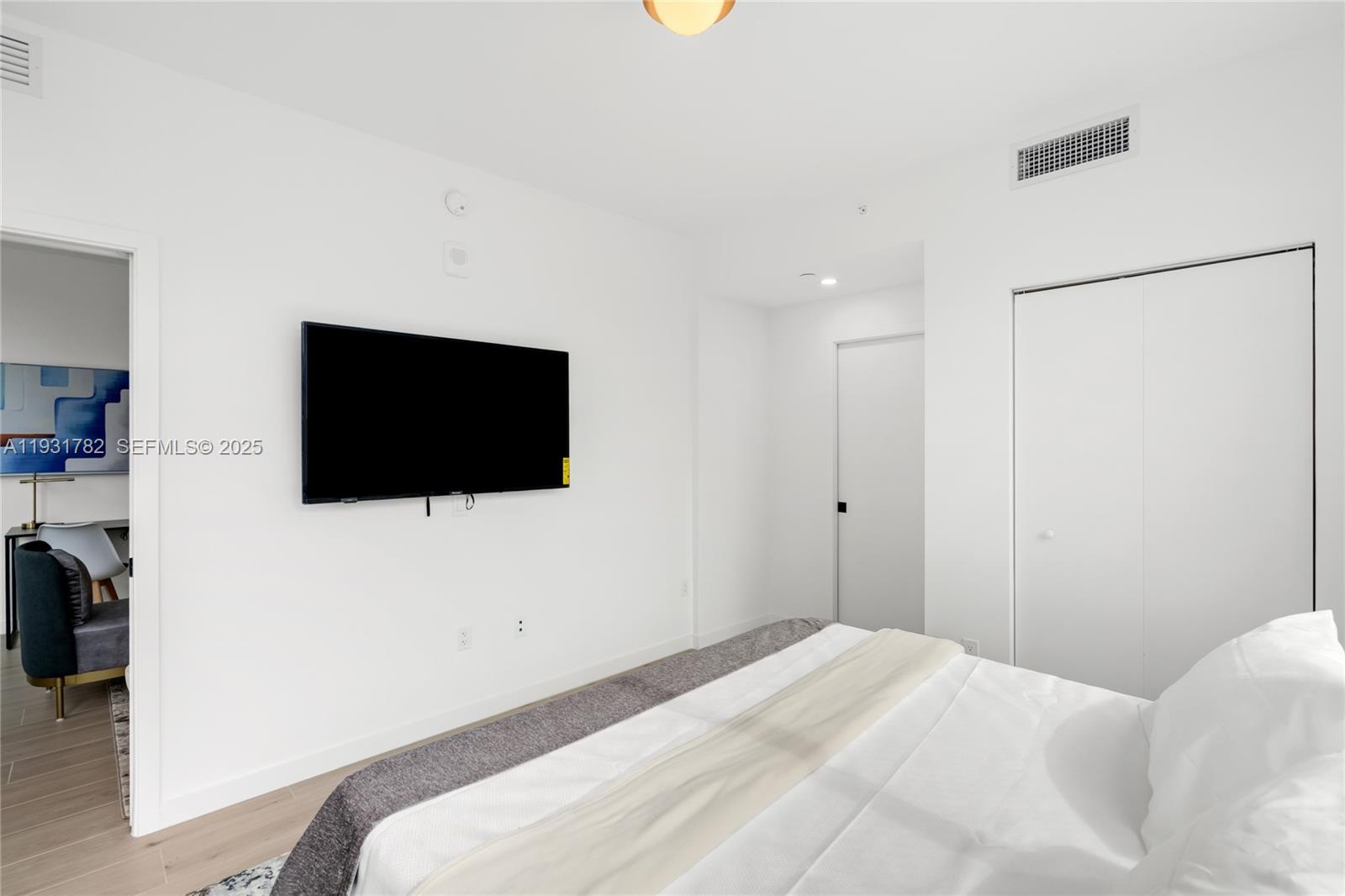 225 N Miami Ave #1012 Miami, FL 33132