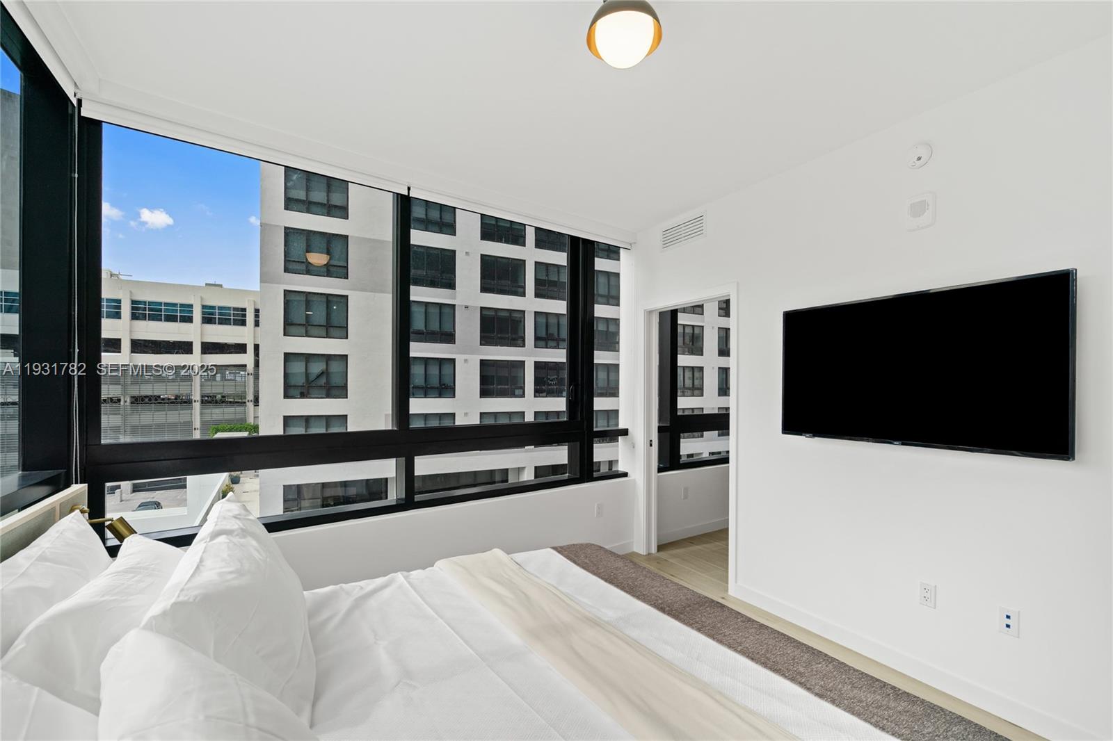 225 N Miami Ave #1012 Miami, FL 33132